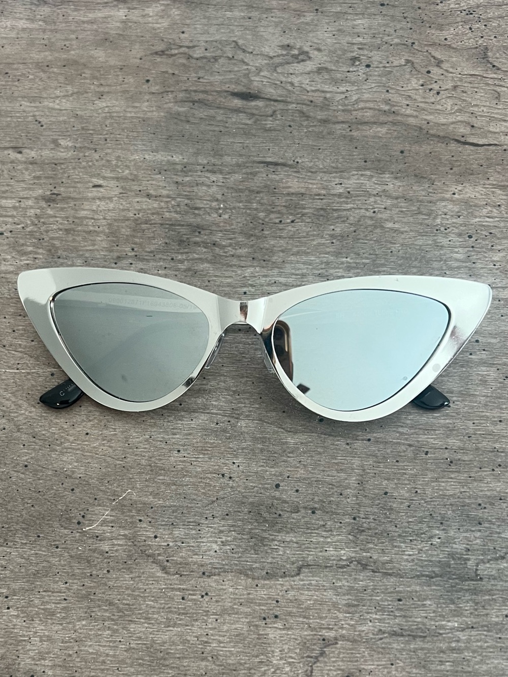 Cat-Eye Sunglasses - Picture 2 of 4
